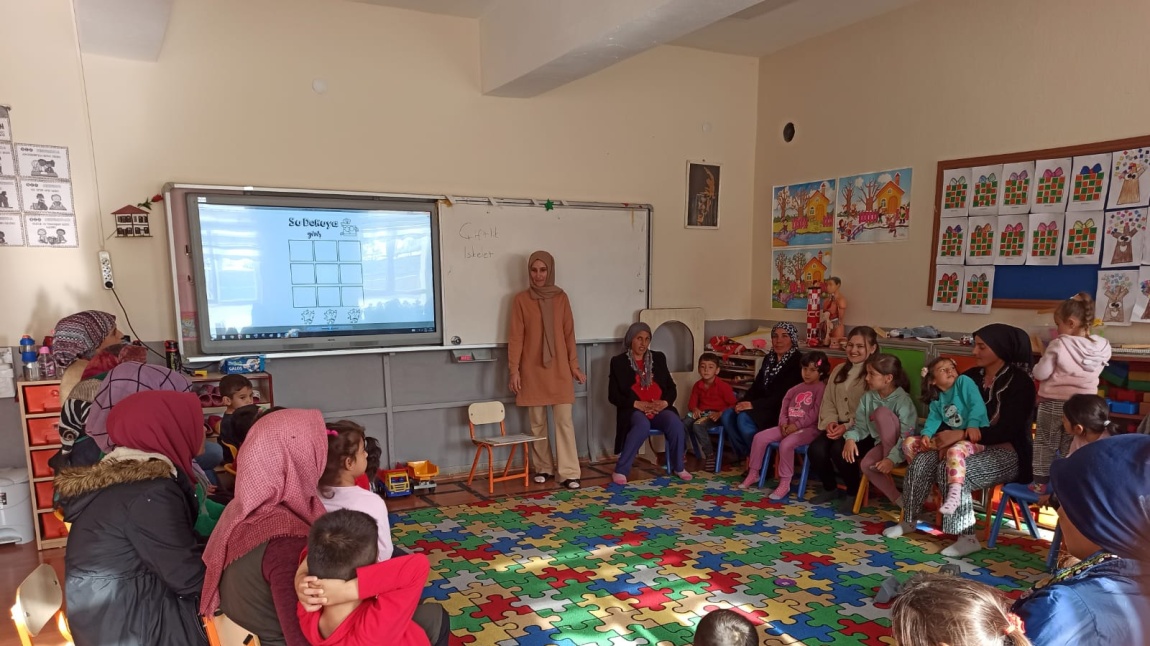 Dilimizin Zenginlikleri Projesi kapsamında okulumuz Anasınıfı velilerinin ve çocukların katıldığı etkinlikler düzenlendi